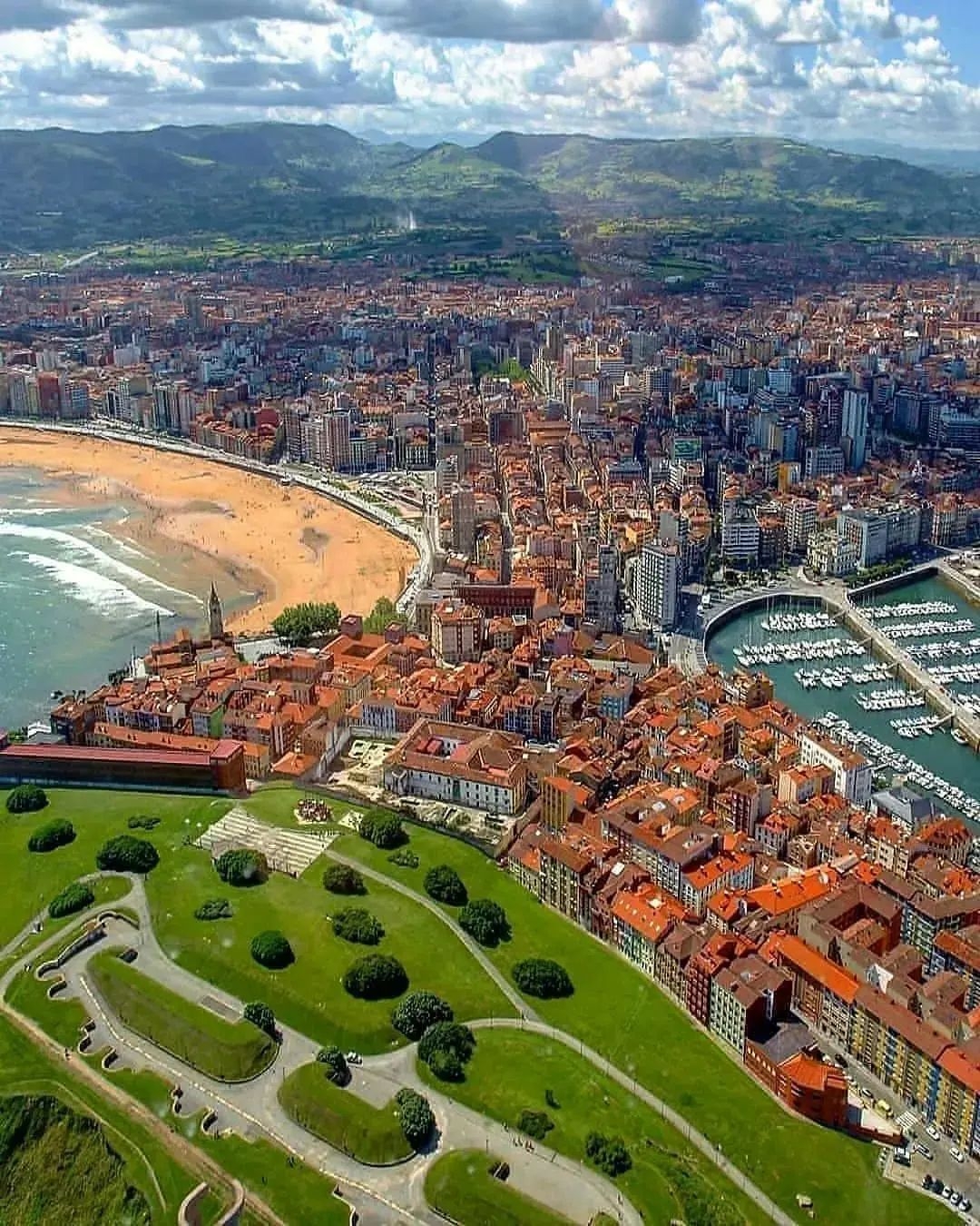 ¡Las mejores excursiones, circuitos y viajes desde Barcelona en un mismo lugar!